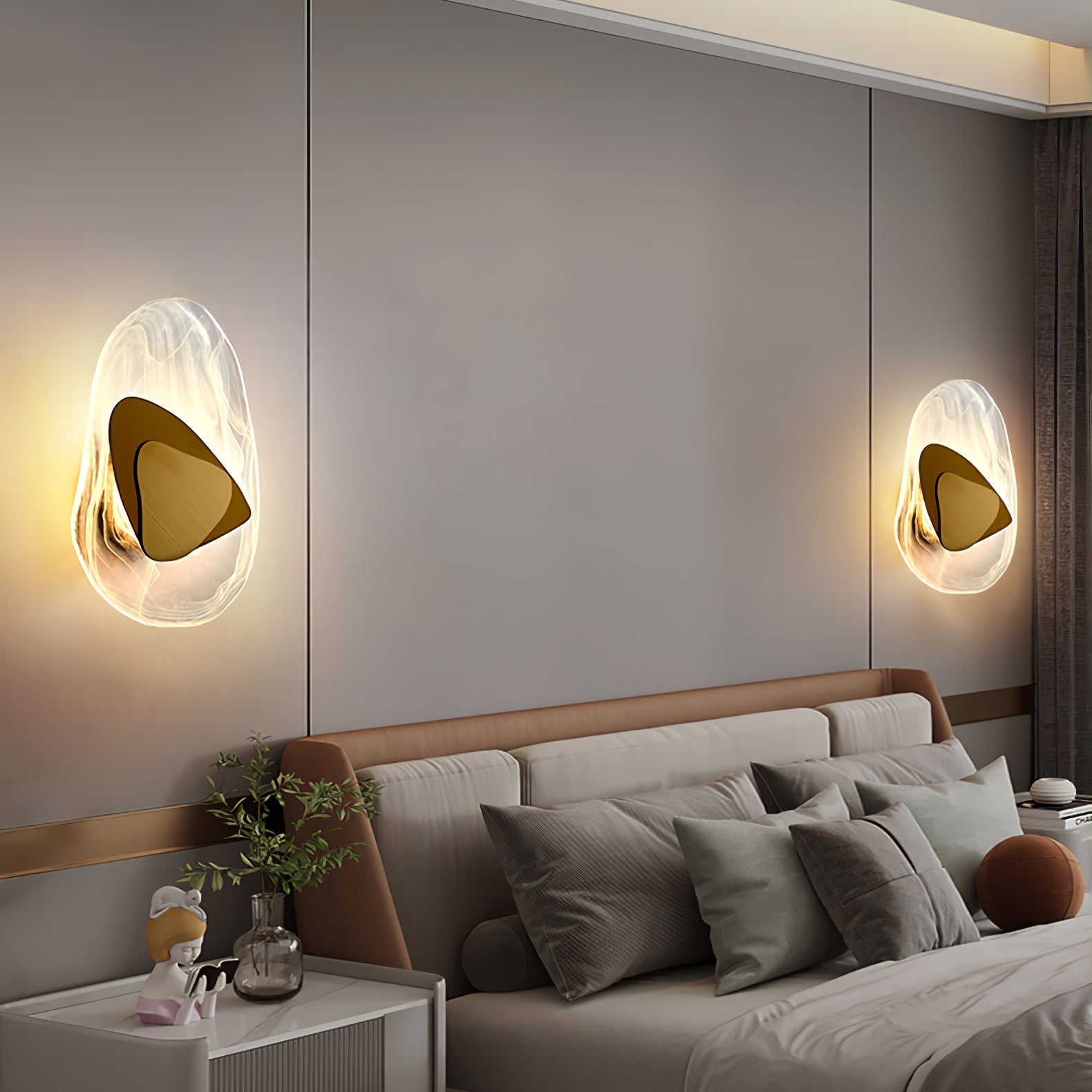 Modern Translucent Glass LED Wall Light / ∅ 7.9″ x H 12.2″ / Dia 20cm x H 31cm / Copper / Cool Light