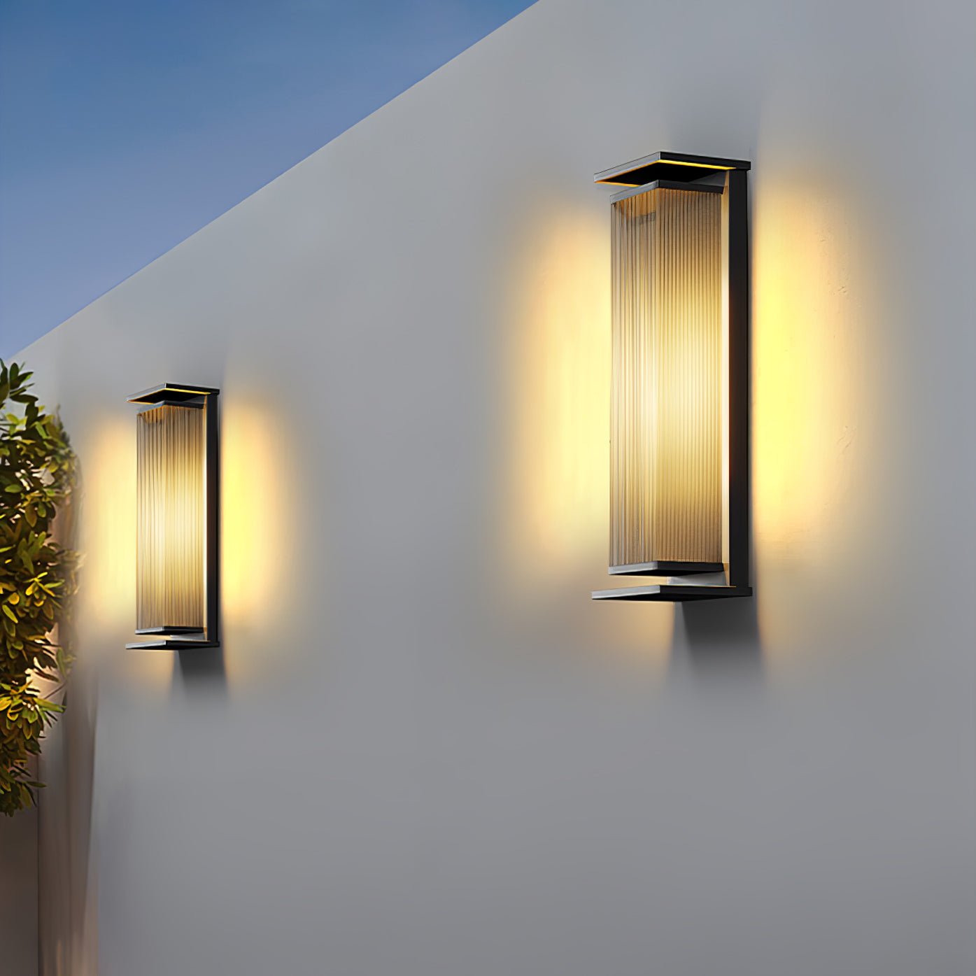 Rectangular Solar LED Outdoor Wall Light / L 6.3″ x W 4.7″ x H 19.7″ / L 16cm x W 12cm x H 50cm / Black / Warm Light