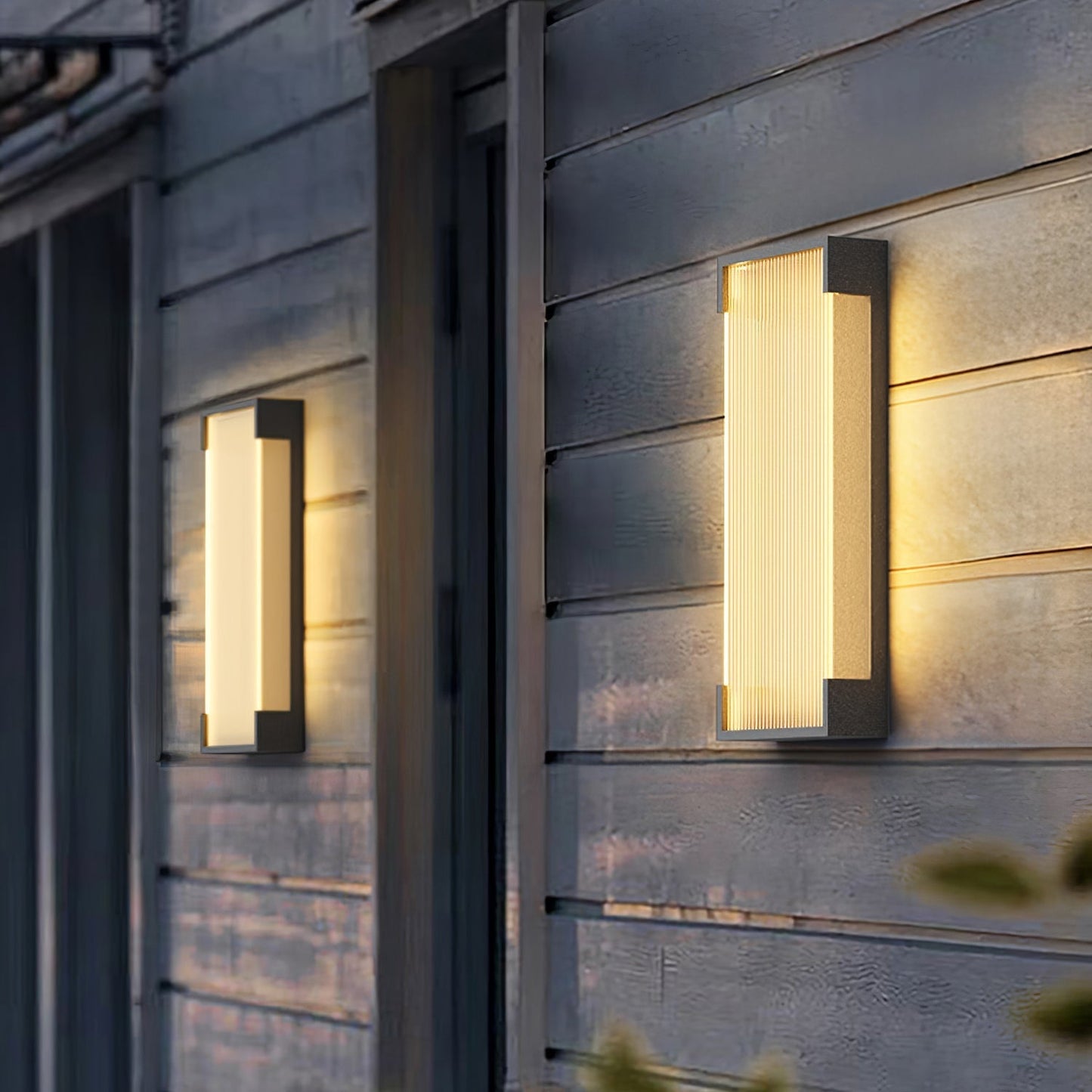 Ribbed Black LED Outdoor Wall Light / L 5.9″ x H 19.7″ x Depth 2″ / Warm Light / Single