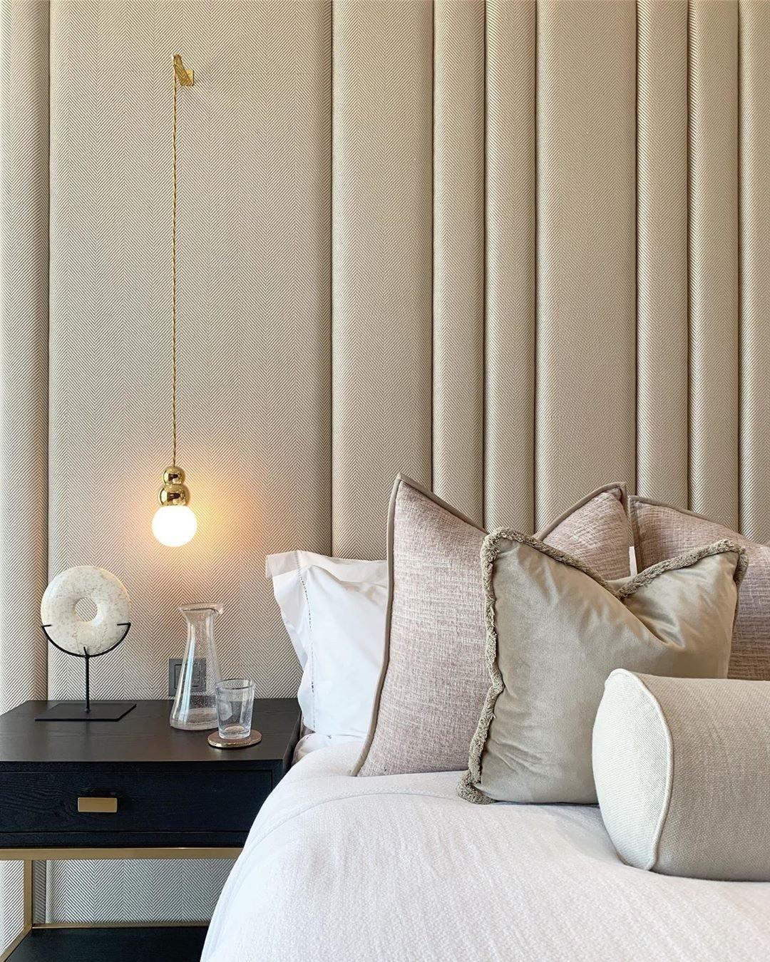 Suspended Glass Globe Wall Light / ∅ 3.9″ x H 6.81″ / Dia 10cm x H 17.3cm / Gold / Hanging Cable
